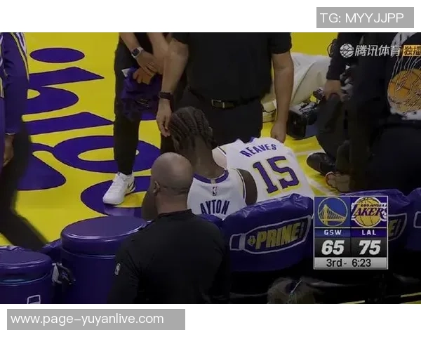 勇士与湖人激战正酣直播在线全程跟踪精彩瞬间不容错过